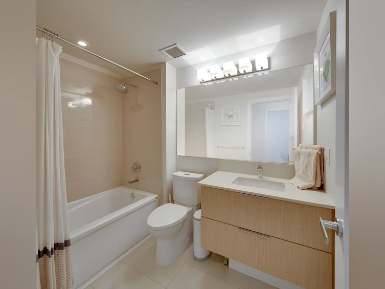 207-3825 Cates Landing Way, North Vancouver, BC, V7G 0A6 - 18