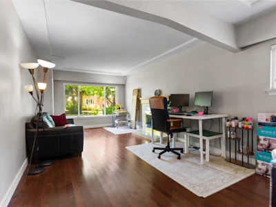 7643 Selkirk Street - 2
