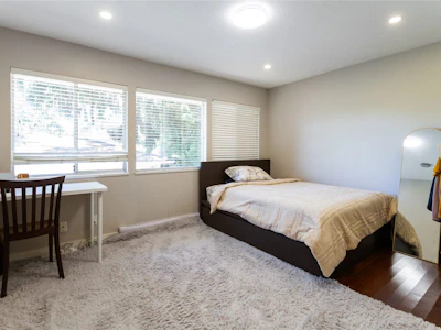 7643 Selkirk Street - 5
