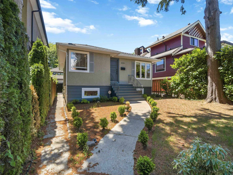 3534 W 17th Avenue, Vancouver, BC, V6S 1A1