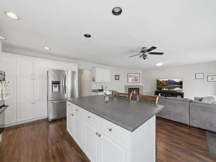 18745 65 Avenue, Surrey, BC, V3S 8V2 - 8
