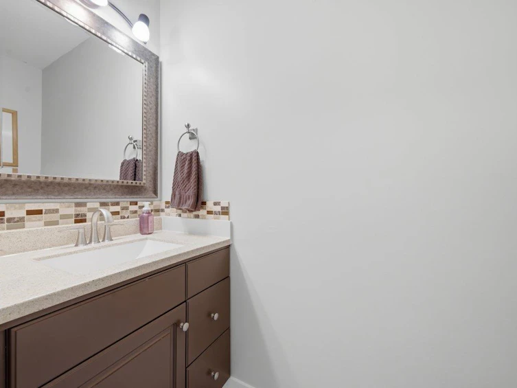 18745 65 Avenue, Surrey, BC, V3S 8V2 - 19