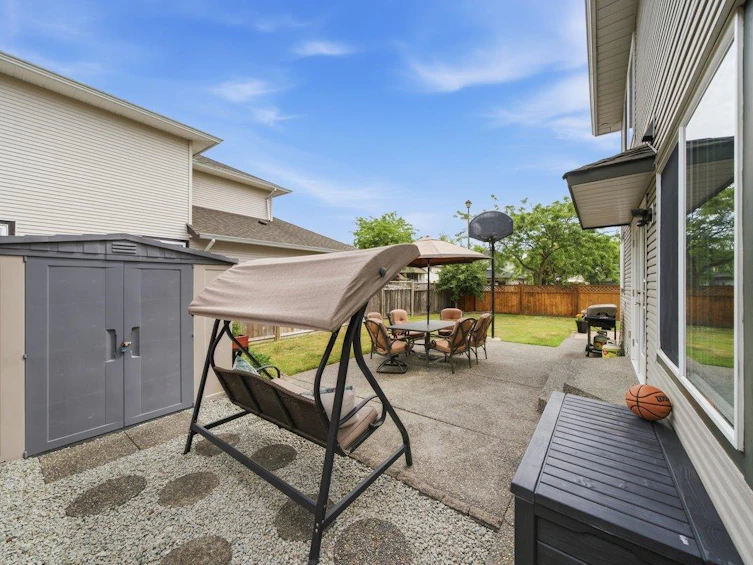 18745 65 Avenue, Surrey, BC, V3S 8V2 - 17