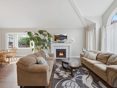 18745 65 Avenue - 4
