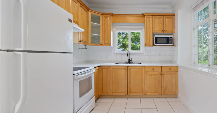 2320 Dundas Street, Vancouver, BC, V5L 1K1 - 3