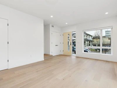 4817 Laurel Street - 5