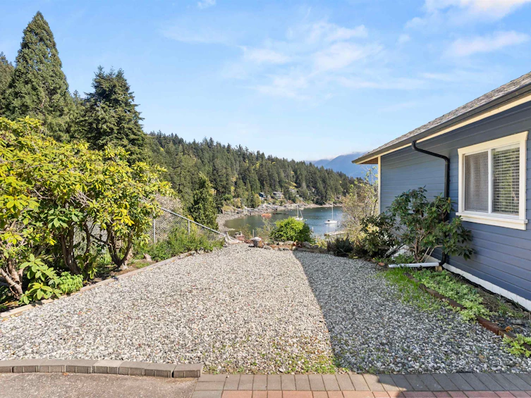 433 Senator Place, Bowen Island, BC, V0N 1G1 - 39