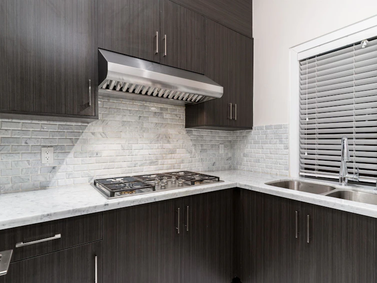 3011 W 27th Avenue, Vancouver, BC, V6L 1W6 - 8