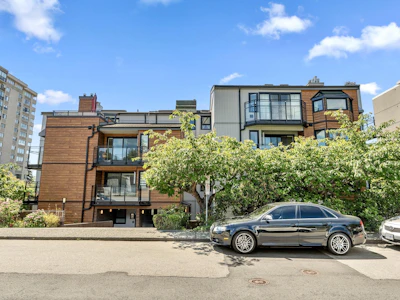 403-1340 Duchess Avenue - 4