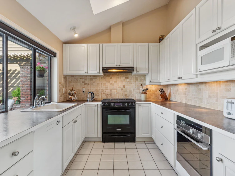5207 Aspen Drive, West Vancouver, BC, V7W 2Z7 - 12