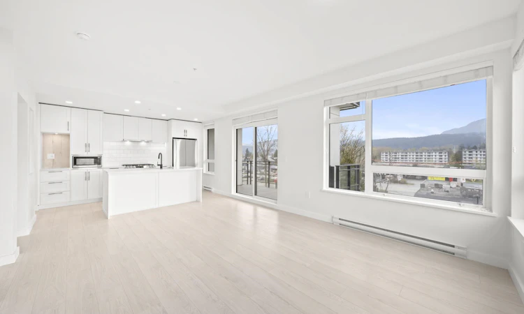 405-3038 St George Street