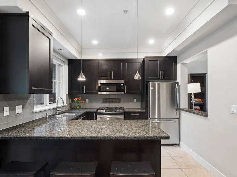 2-3025 Baird Road, North Vancouver, BC, V7K 2G5 - 7
