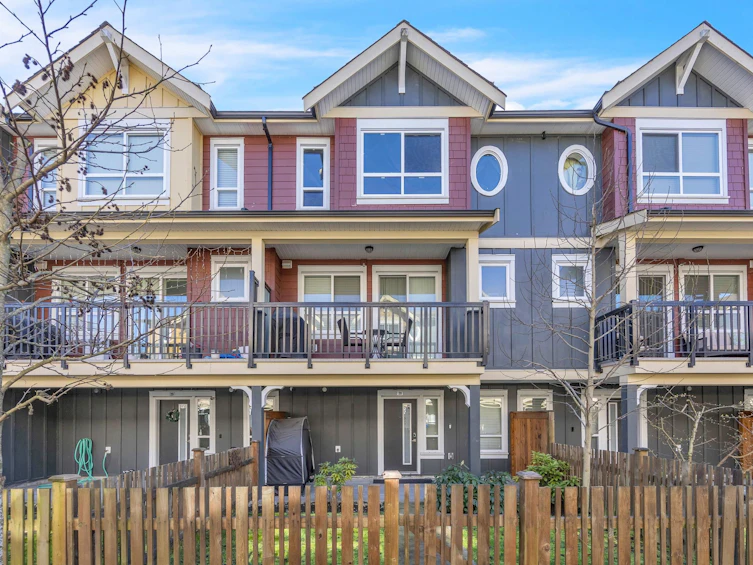 28-430 Duncan Street, New Westminster, BC, V3M 0M2