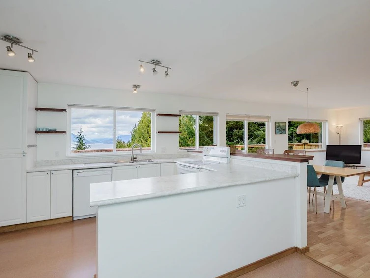 5808 Skookumchuk Road, Sechelt, BC, V7Z 0P3 - 16