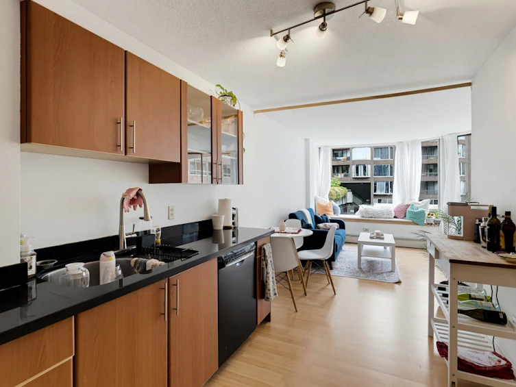 214-1330 Burrard Street, Vancouver, BC, V6Z 2B8 - 9