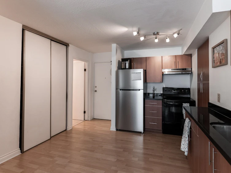 214-1330 Burrard Street, Vancouver, BC, V6Z 2B8 - 12