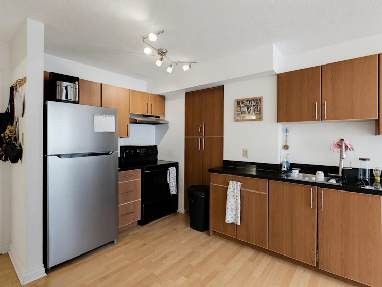 214-1330 Burrard Street, Vancouver, BC, V6Z 2B8 - 10