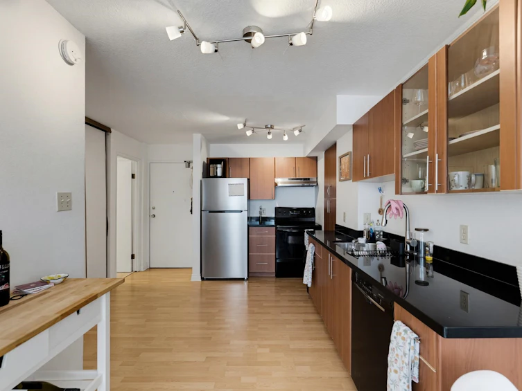 214-1330 Burrard Street, Vancouver, BC, V6Z 2B8 - 11