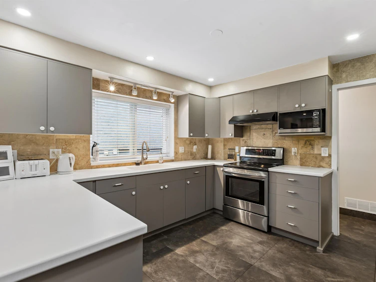 1501 Ostler Court, North Vancouver, BC, V7G 2P1 - 11