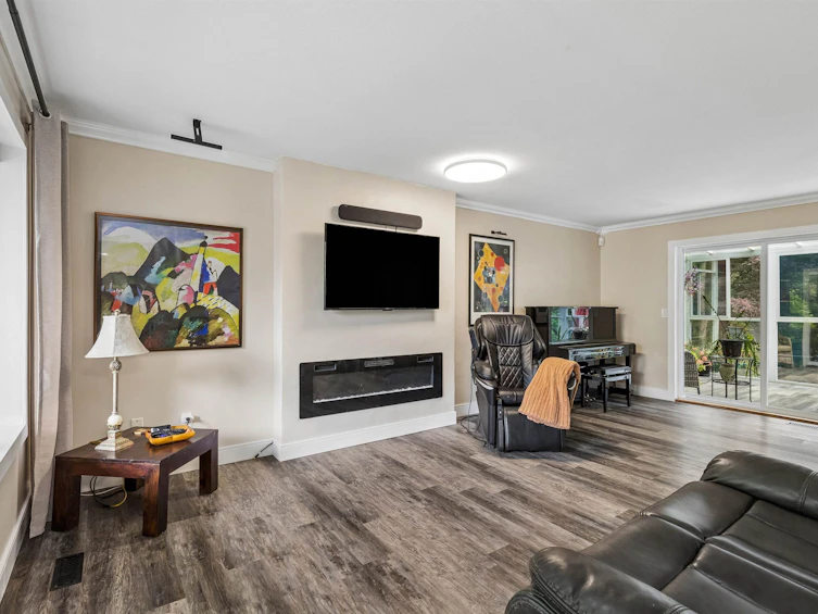 1501 Ostler Court, North Vancouver, BC, V7G 2P1 - 4