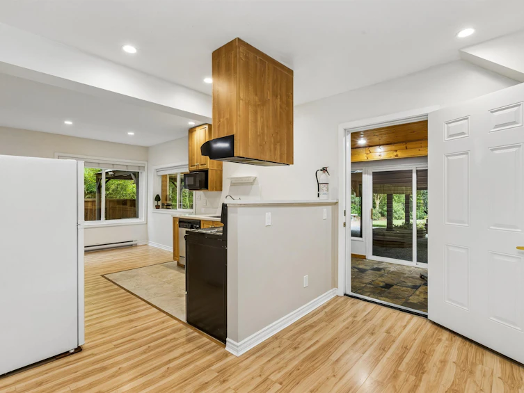 1501 Ostler Court, North Vancouver, BC, V7G 2P1 - 28