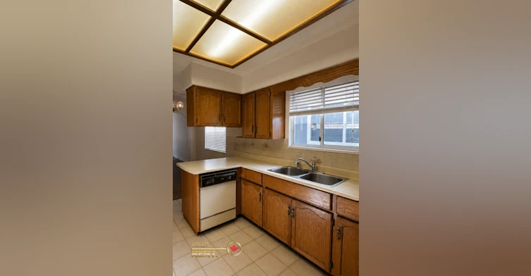 4817 Georgia Street, Burnaby, BC, V5C 2W1 - 8
