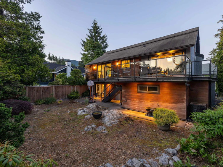 4786 Meadfeild Court, West Vancouver, BC, V7W 2Y3 - 12