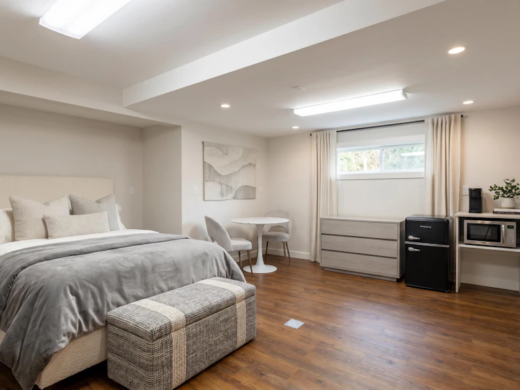 4786 Meadfeild Court, West Vancouver, BC, V7W 2Y3 - 37