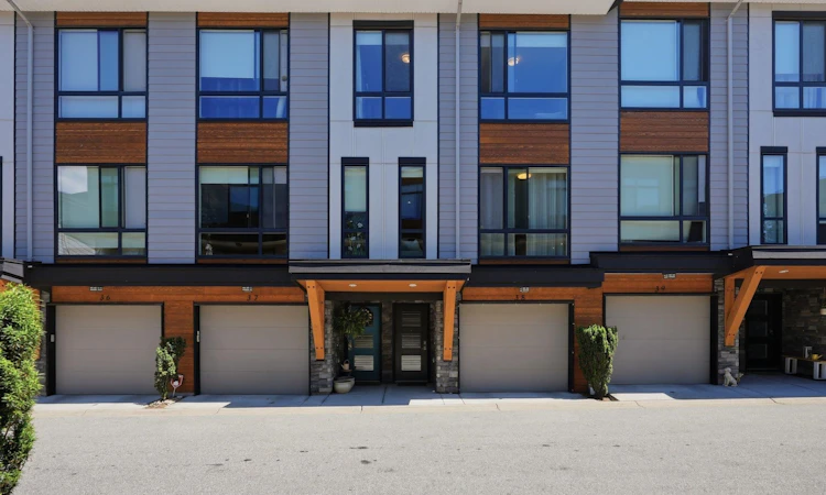 38-16488 64 Avenue