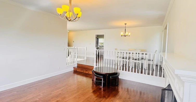 2600 Delahaye Drive, Coquitlam, BC, V3B 7E7 - 5