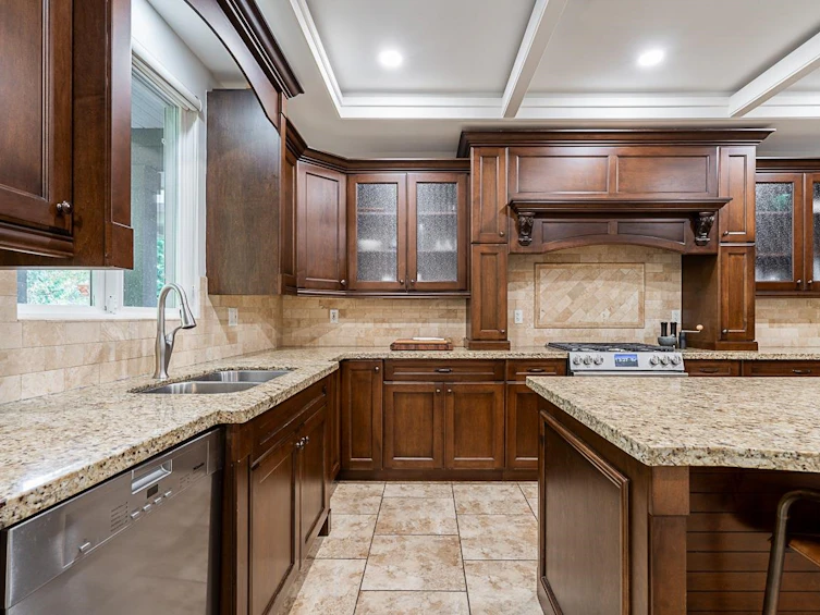 8188 211 Street, Langley, BC, V2Y 0E4 - 8