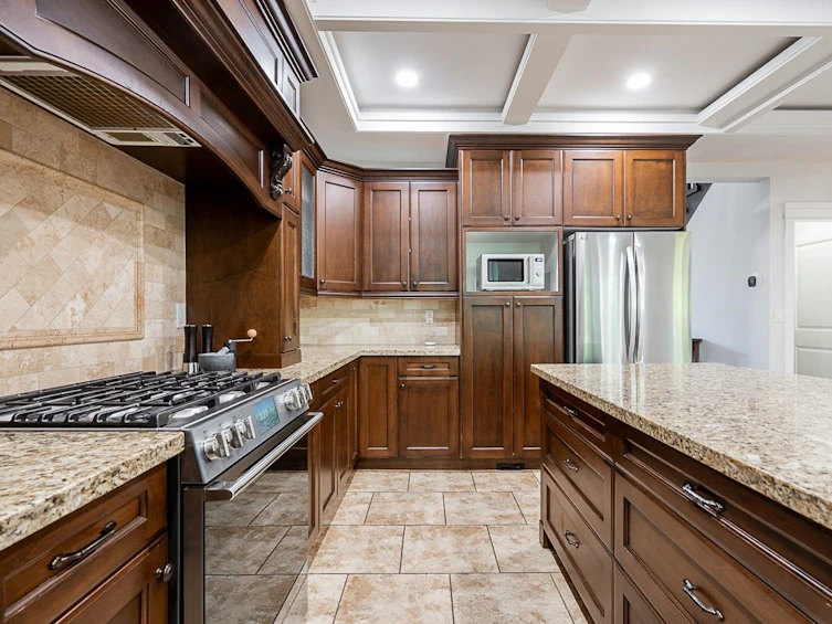 8188 211 Street, Langley, BC, V2Y 0E4 - 9