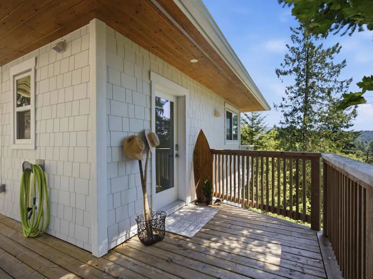 5673 Salmon Drive, Sechelt, BC, V0N 3A0 - 3