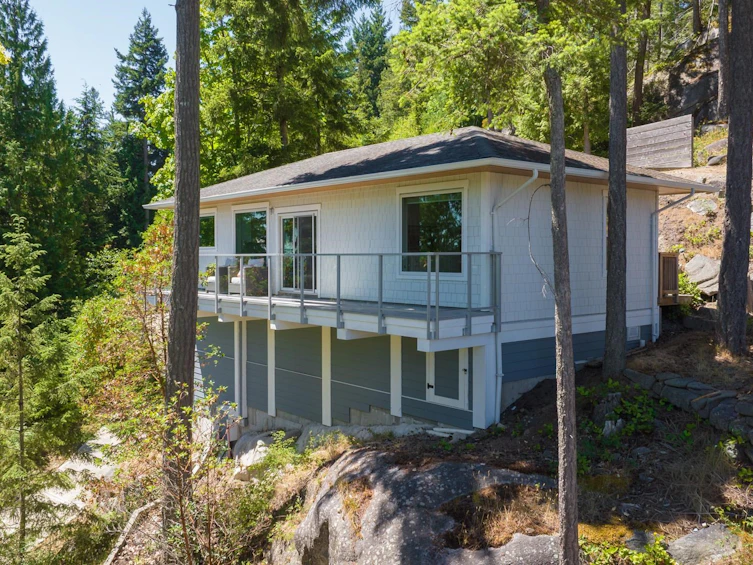 5673 Salmon Drive, Sechelt, BC, V0N 3A0