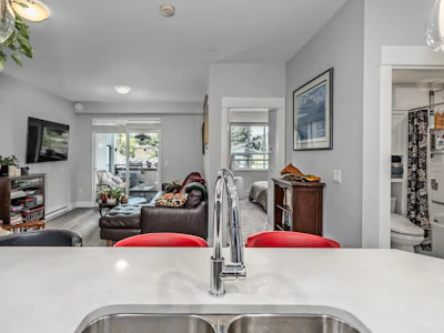 4212-2180 Kelly Avenue - 5