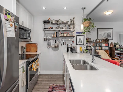 4212-2180 Kelly Avenue - 2