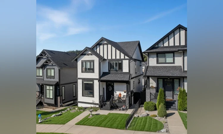 36051 Emily Carr Green