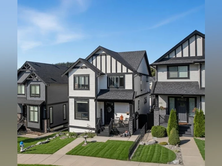 36051 Emily Carr Green, Abbotsford, BC, V3G 0G1