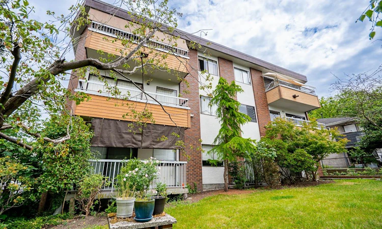 302-138 Templeton Drive