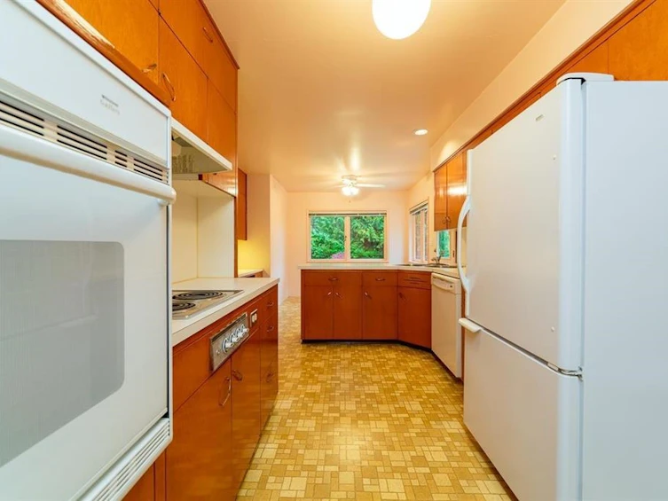 2870 Thorncliffe Drive, North Vancouver, BC, V7R 2S8 - 7