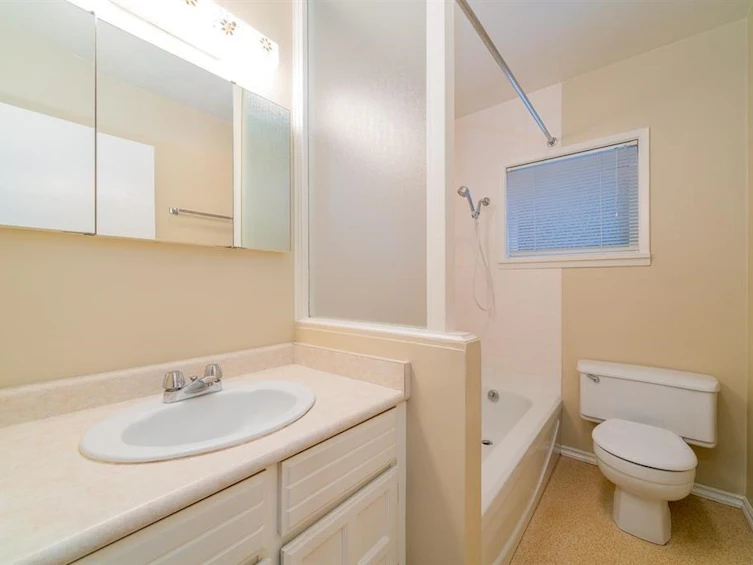2870 Thorncliffe Drive, North Vancouver, BC, V7R 2S8 - 10