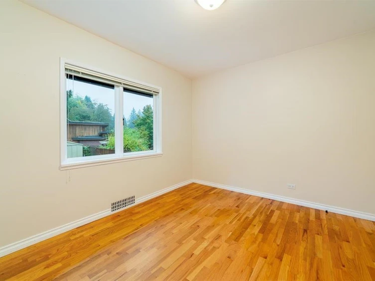 2870 Thorncliffe Drive, North Vancouver, BC, V7R 2S8 - 12