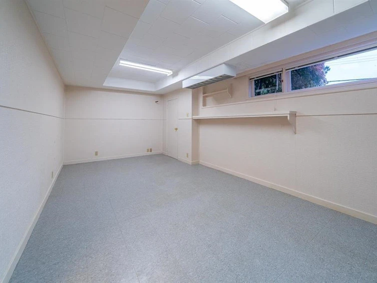 2870 Thorncliffe Drive, North Vancouver, BC, V7R 2S8 - 19