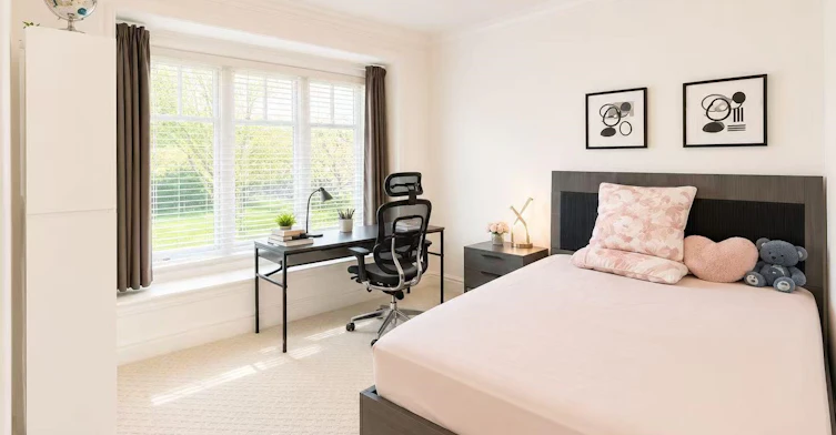 2400 Oliver Crescent, Vancouver, BC, V6L 1S7 - 9