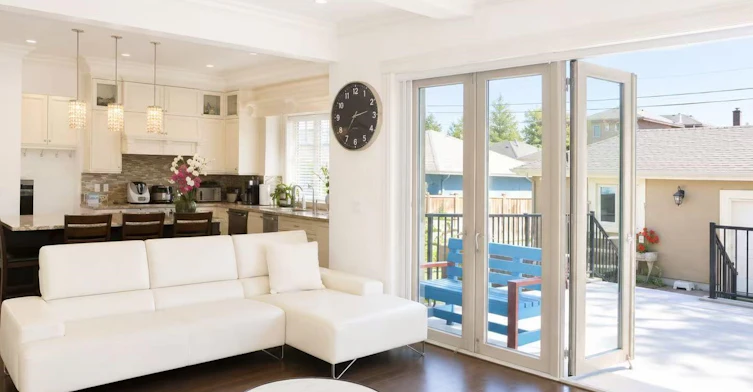 2400 Oliver Crescent, Vancouver, BC, V6L 1S7 - 4