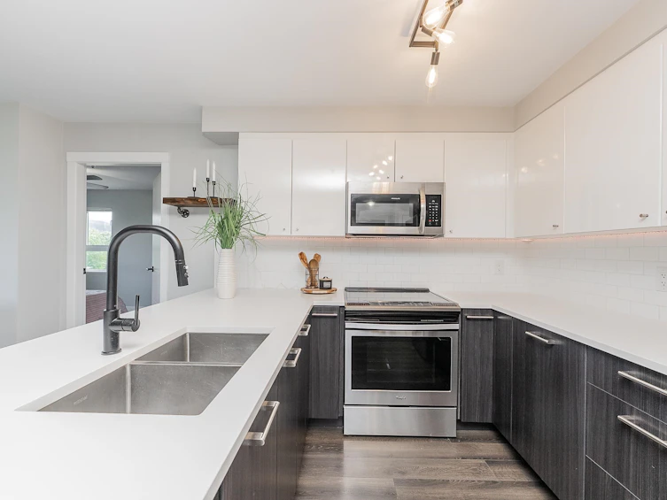 414-2525 Clarke Street, Port Moody, BC, V3H 0J3 - 4