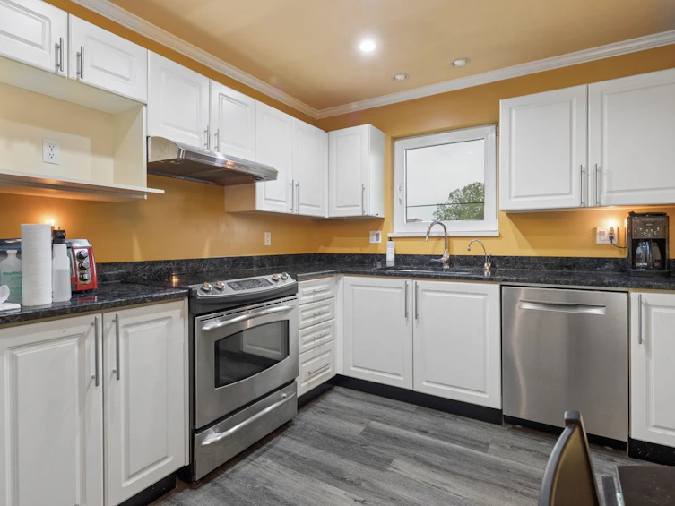 305-5977 177b Street, Surrey, BC, V3S 4J7 - 11