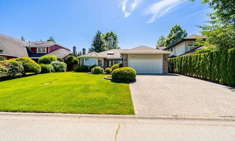 10675 Glenwood Crescent