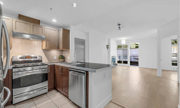 120-5777 Birney Avenue