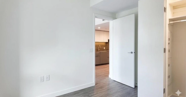 2135 Springer Avenue, Burnaby, BC, V5B 2Z6 - 8